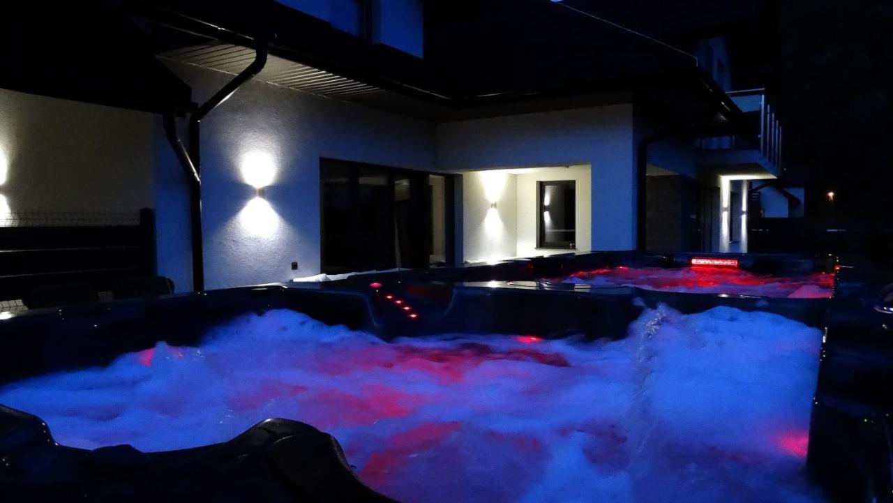 Domino-apartamenty Red Holiday home *