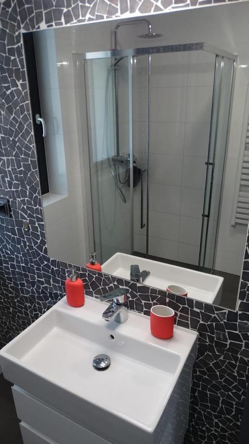 Domino-apartamenty Red Holiday home *